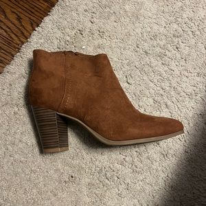 Old navy booties size 7